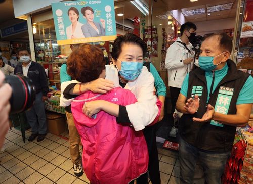 直捣蒋万安本命区扫街 黄珊珊:没有什么地方是属于谁的