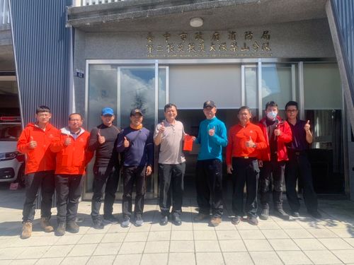 無懼深山險峻!台中救難員克難中助陳伯均返家 盧秀燕贈加菜金