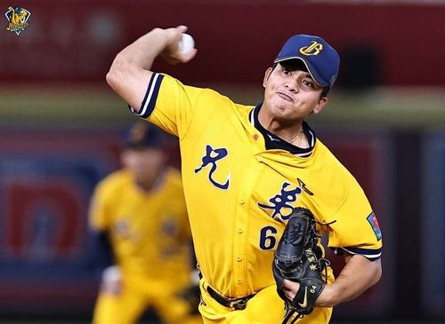 黃恩賜近2年代表作本季首勝 余德龍相隔2931天再登板