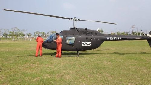 警告訊號燈亮!陸航教練機迫降安南區 人機現況曝光