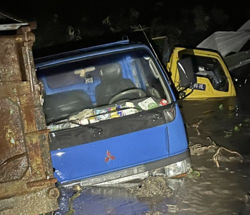 基隆千坪廠房遭土石流吞噬 3員工倉皇逃命損失上千萬