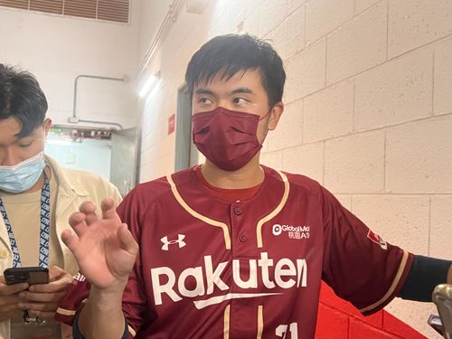 忍膝傷上演神之代打　郭嚴文謙虛：教練換得好