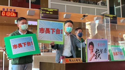 中捷、鐵路高架化卡關吵進市議會 盧秀燕遭議員嗆「卡台中我堅持」