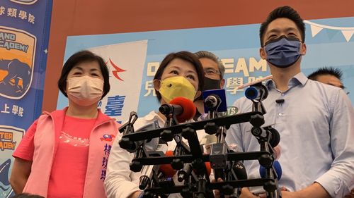 藍營「最強母雞」合體蔣萬安！遭質疑要選2024總統　盧秀燕回應了