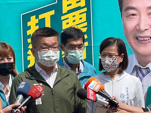 行动派蔡其昌参拜白沙屯妈祖 喊话「中苗共好共荣」翻转中台湾