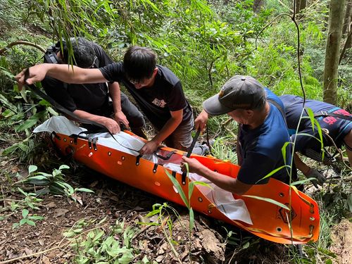 女登山客突消失眾人眼前 墜小百岳仙山50米深峭壁慘死