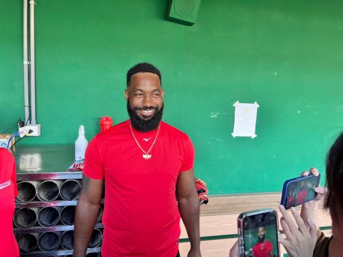 新洋砲笑容是招牌 葉總也讚:個性不錯、給球隊正面影響