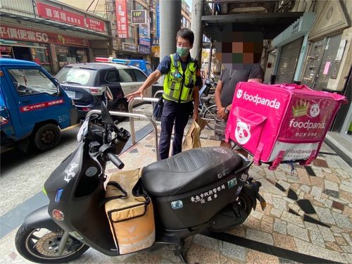 警用機車上路送餐驚呆路人 台南外送員靠「四字護體」沒用!一罪送辦