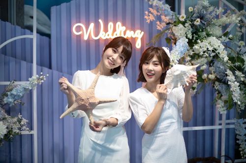 雙美發言人穿婚紗　全台最美結婚登記背板在高雄　
