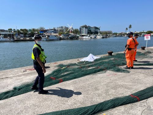 台南1天2溺斃!船長下水修船遇不測 23分鐘後發現另具晨泳翁