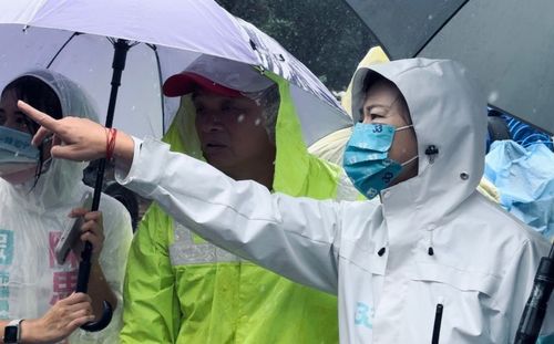 柯文哲颱風跑選舉行程挨批　黃珊珊力挺：不可能什麼事都蘇貞昌到第一線