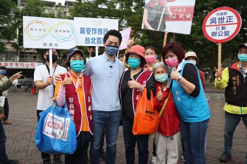 「紅酒西瓜」遭批物化對手！　蔣萬安澄清「快問快答的直覺反應」