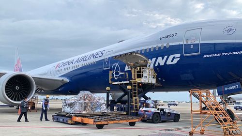 指揮中心再美化表格喊冤 沒擋BNT是被原廠「冷暴力對待」