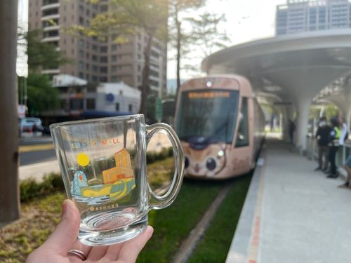 搭輕軌「龍貓隧道」打卡逛義享　抽麵包機帶回家