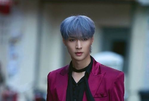 張藝興身邊出現神秘女子　MV耗時3天瘋狂換6場景