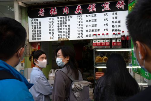 北京疫情加劇 外地進京者7天內禁聚餐聚會