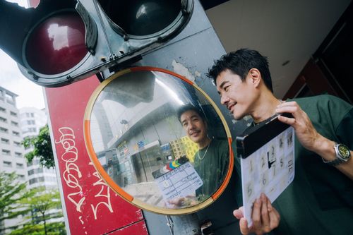 四分衛主唱慘遭老虎鉗子在口腔轉來扭去 拔去4顆智齒自嘲:沒進化