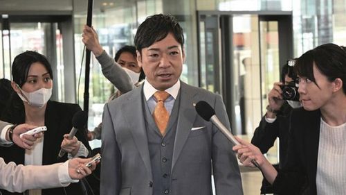 香川照之性騷報應！狠抓媽媽桑曝光一刀斃命　廣告腰斬主持棒飛了