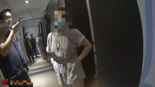 拿「寶島銀行」紙鈔買金戒 被識破改搶!新北女逃40分鐘遭逮