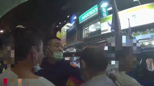 蘆洲湧蓮寺遶境爆衝突 警圈管陣頭成員防亂鬥