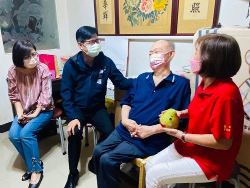 一人最高1萬!高雄市府發敬老金 51萬名阿公阿嬤受惠
