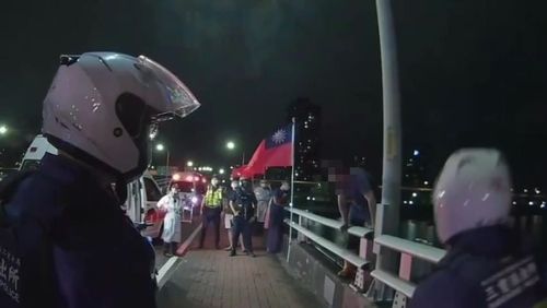 失意男跨坐台北橋護欄獲救　2天後政院小編墜橋溺斃