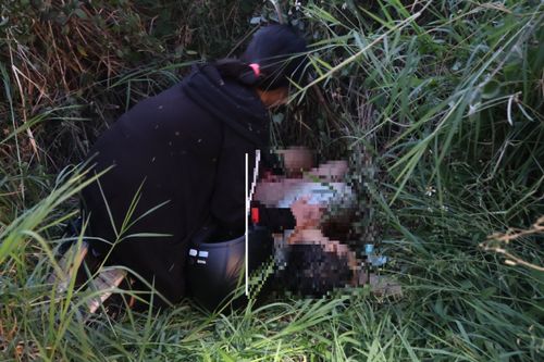 壹蘋獨家|台中旱溪驚悚命案!男胸腹刀傷血流到乾 家屬扶屍哭崩