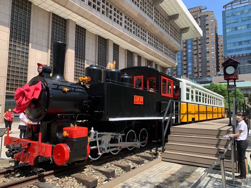 哈利波特迷快看!台鐵在北車複製「3又1/2月台」 整點鳴笛時刻曝