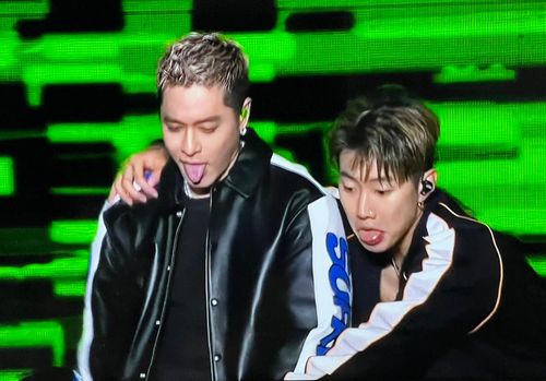 Jay Park合體14年好友周湯豪 趕2.3萬粉絲回家「你們瘋了嗎?我很冷」