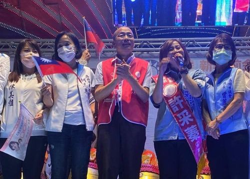 「辣個男人」為她站台再喊這5字 他反譏:高雄人就安心了