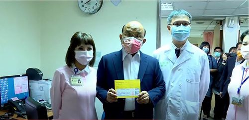 蘇貞昌行動力挺再施打「高端」 斟酌「入境免隔」時機