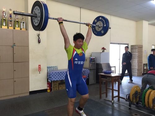 舉重金牌少年搬樹被壓癱！學校逆轉判賠1635萬　嬤淚崩：謝法官還公道