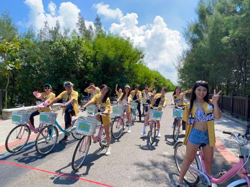 中職5隊啦啦隊女孩挑戰《飢餓》　王仁甫趁機偷聞髮香