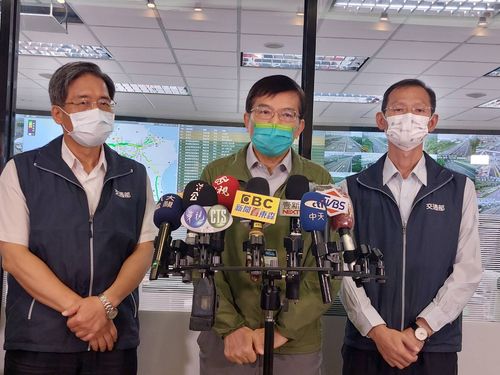 導遊領隊搶嘸防疫課程怨「擾民」　交長：不用急！觀光局努力加開班次中