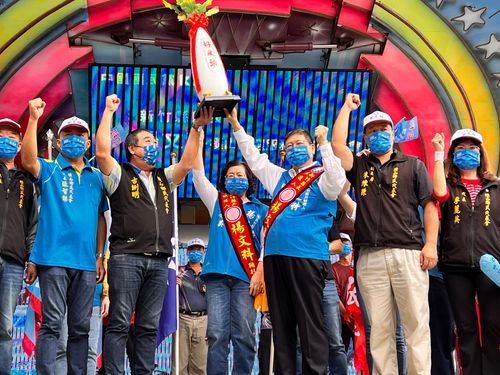 成立竹縣橫山競選服務處 楊文科:目標零負債、不債留子孫