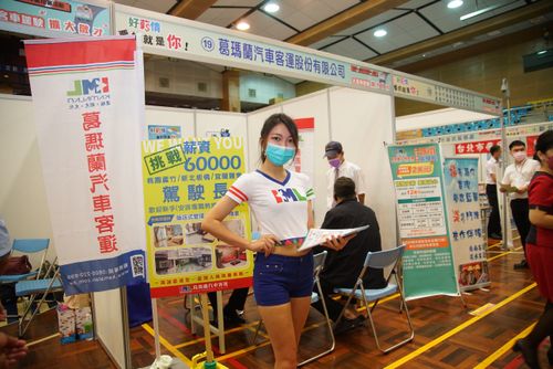 拿到手軟!大客車駕駛台北場徵才開跑 錄取最高爽領12萬補助