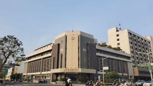 傷勢曝光！高雄現行犯推女警去撞牆　頭部受傷奮勇逮人才送醫