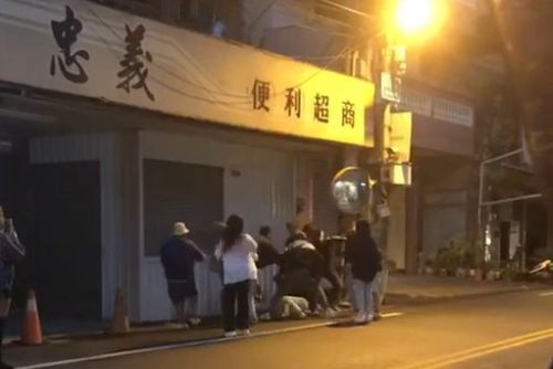 醉鬼嘔吐物噴車引爆街頭大亂鬥　中警逮6人究辦