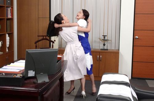 小三茵芙大戰正宮 錯愕吃一巴掌抓狂扯頭髮