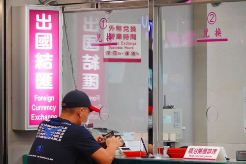 阿中批珊珊剽竊防疫旅館點子 王必勝瞎護航「應有參考檢疫所指引」