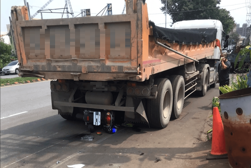 台中砂石车辗爆警车 取缔大车「杀手」巡佐被复仇?警局给答案