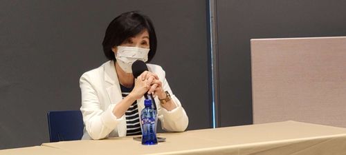 遠傳井琪：台灣大超頻是事實別轉移焦點！改1/3限制有困難