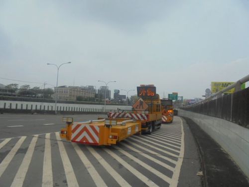 警防追撞保命符 中市租2輛緩撞車10月1日國道出任務