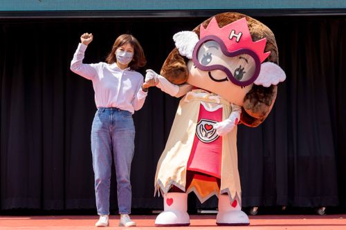 沈慧虹推「魔法小虹號」搶攻親子票 街頭馬戲團周六起巡迴演出