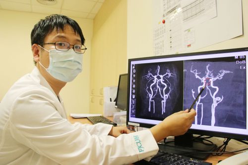 撞邪？85歲翁「大叫一聲」後人變傻傻的！ 送醫才知差一點芭比Q了