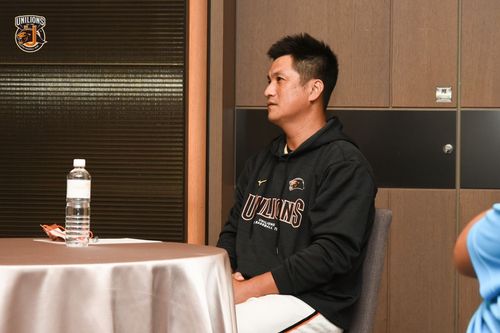 潘武雄引退赛「最后一武」 老同学潘威伦任先发投手