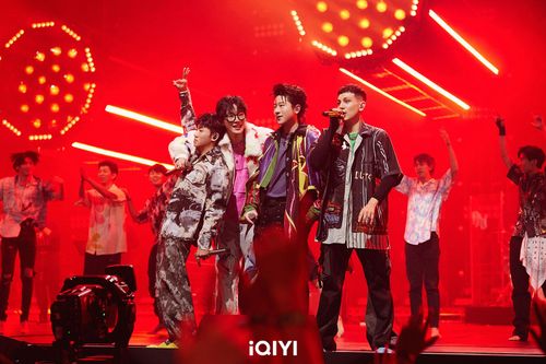 《中國說唱巔峰對決》總決賽廝殺 「一席之地」擠下熱狗組奪冠