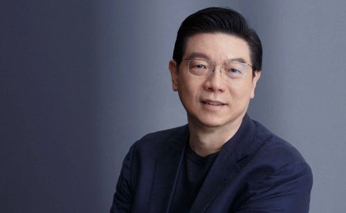 鏡電視風暴擴大!申照過程疑涉弊、裴偉挨告4罪纏身 2地檢署分頭查