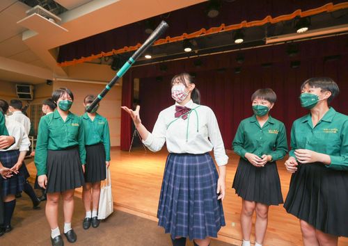 京都橘高校活力滿滿赴北一女交流 蔡英文送圓山珍奶、萬華蛋糕慰勞