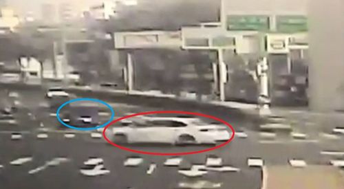 猴急害人！台中左轉搶快連環撞　先迎對向車再波及機車4傷